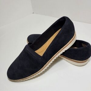 Clarks Women's Serena Paige Suede Slip On Loafer Almond Toe Shoe Size 11